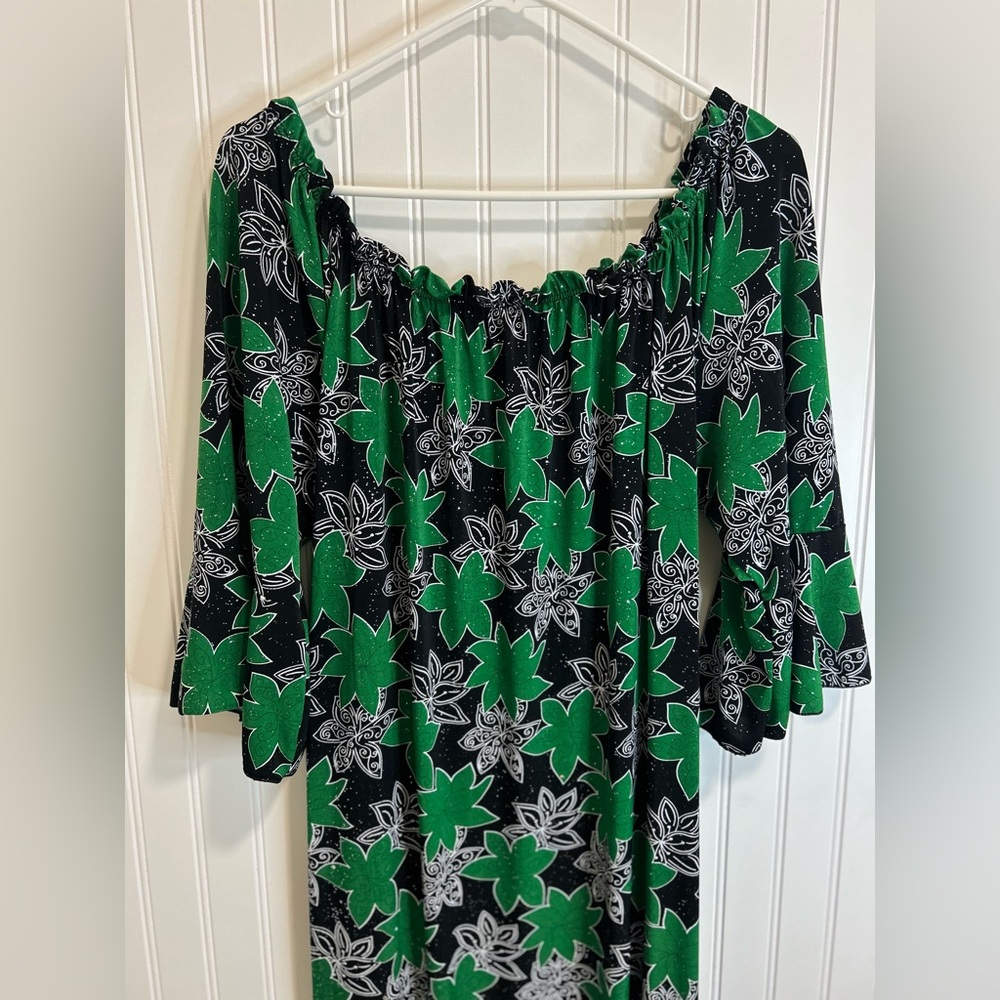 Elegant Floral Long Sleeve Dress in Black and Green floral . - Picture 2 of 14